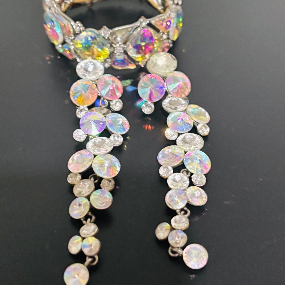 Elegant Silver and Iridescent Jewelry Set